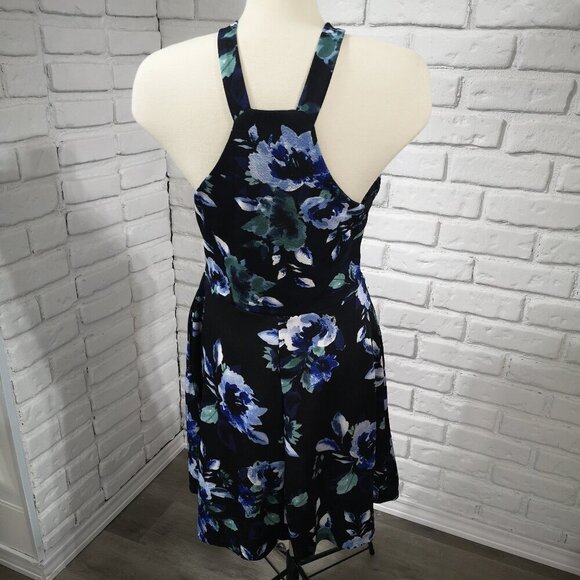 Guilty Ladies Black with Flower Pattern Size Large Sleeveless Halter Dress - Picture 2 of 8